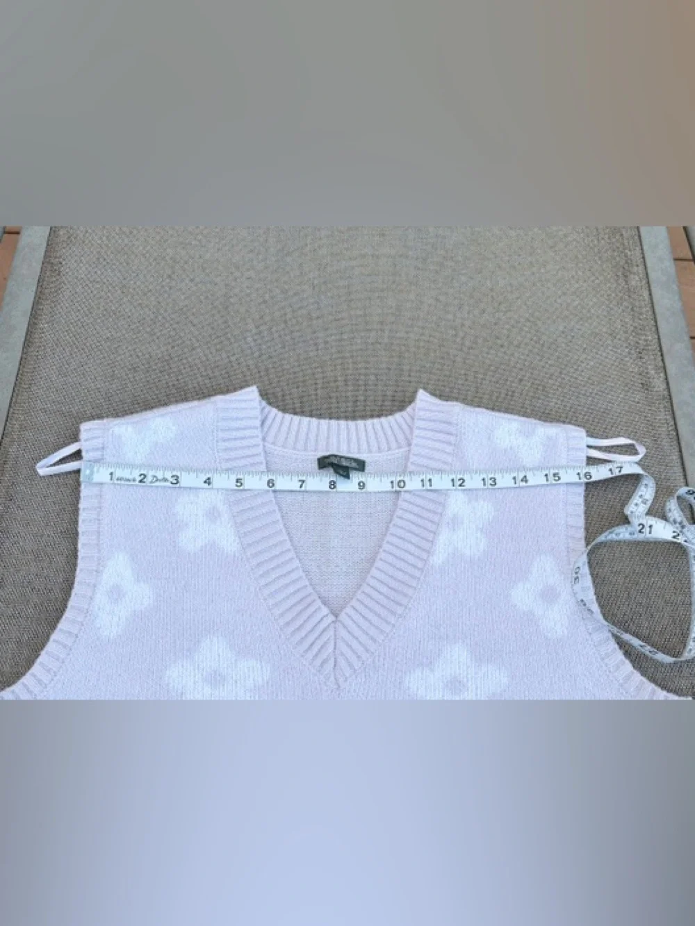 Wild Fable Lavender Retro Floral Sweater Vest great condition young adult size L